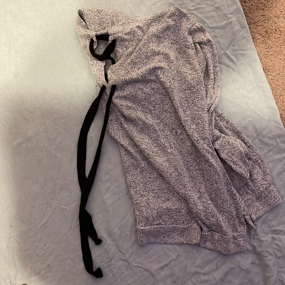 A.n.a - Picture 2 of 2